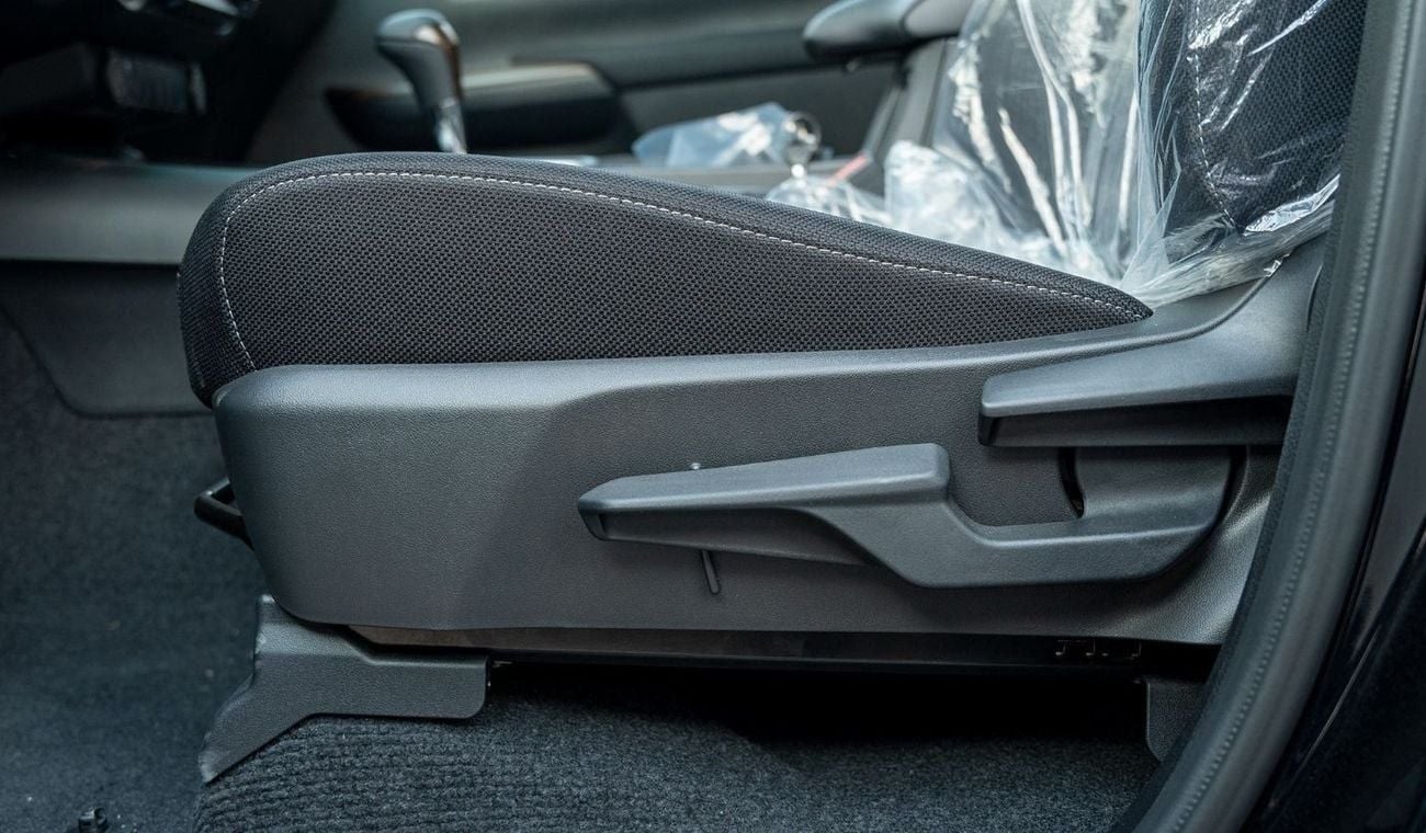 Toyota Hilux 2025 Toyota Hilux DC 2.7L Petrol AT (Black)