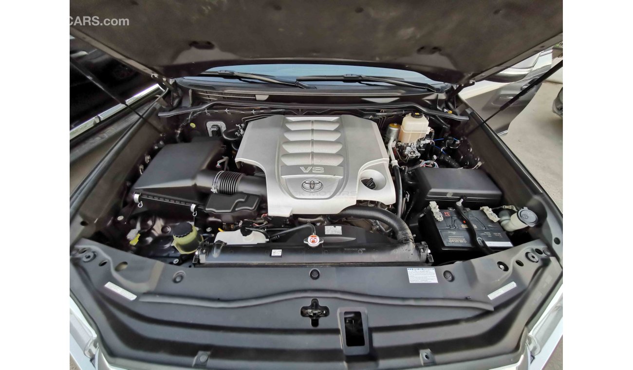 تويوتا لاند كروزر 5.7L V8 PETROL, 18" ALLOY RIMS, RADAR, 4WD, RSCA ON/OFF, NAVIGATOR (LOT # 8889)