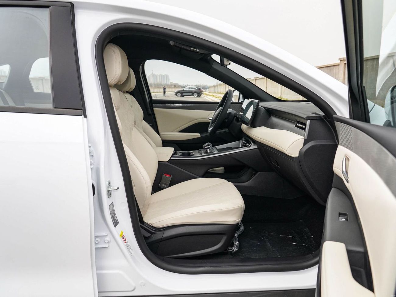 BYD QIN PLUS BYD QIN PLUS 1.5L DM-I LEADING 2025