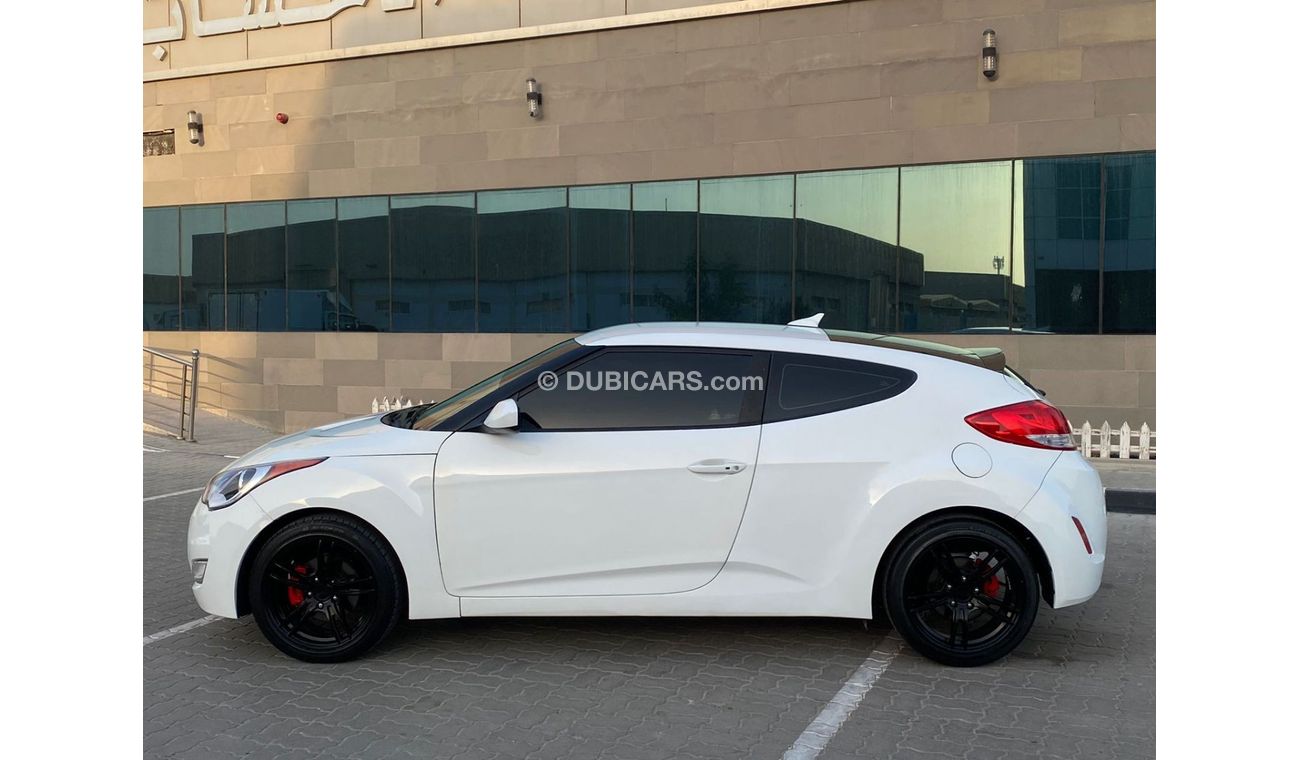 Used Hyundai Veloster Turbo model : 2017 Price : 27,000 dirhams Mileage ...