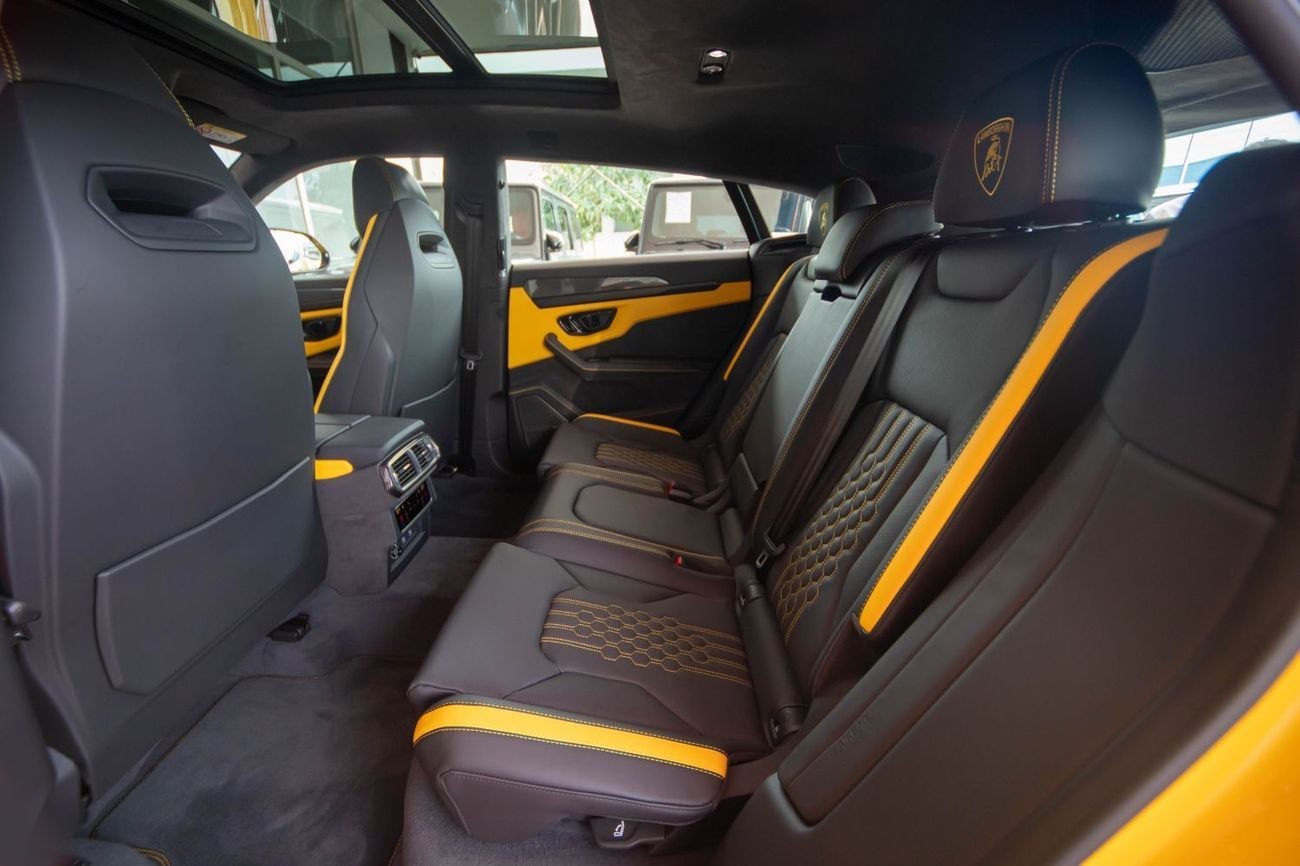 لامبورغيني اوروس Lamborghini Urus SE | 2025 | 0 km | Carbon Fiber