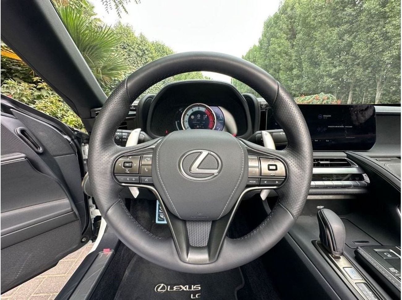 لكزس LC500 كابريوليه Titanium  5.0L Lexus LC500 Convertible Titanium 5.0L Titanium 5.0L | 2024 | Zero Km | V8 471 HP | Wa