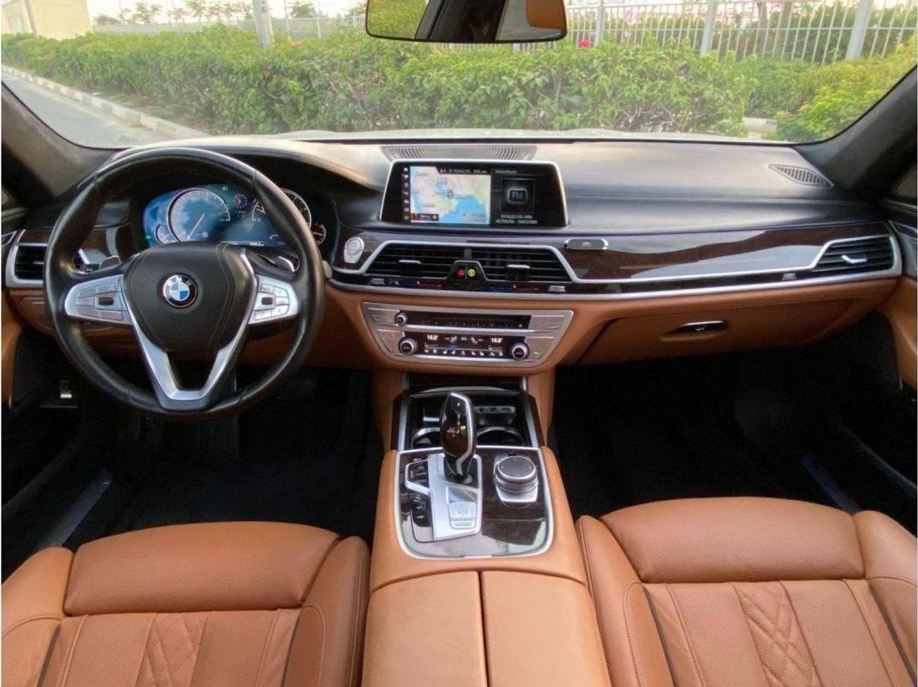 BMW 740Li Exlusive Luxury FULL OPTION - GCC SPECS