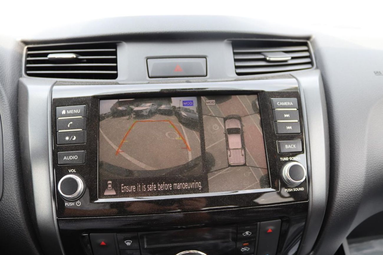 نيسان نافارا G 2.5L 4WD A/T