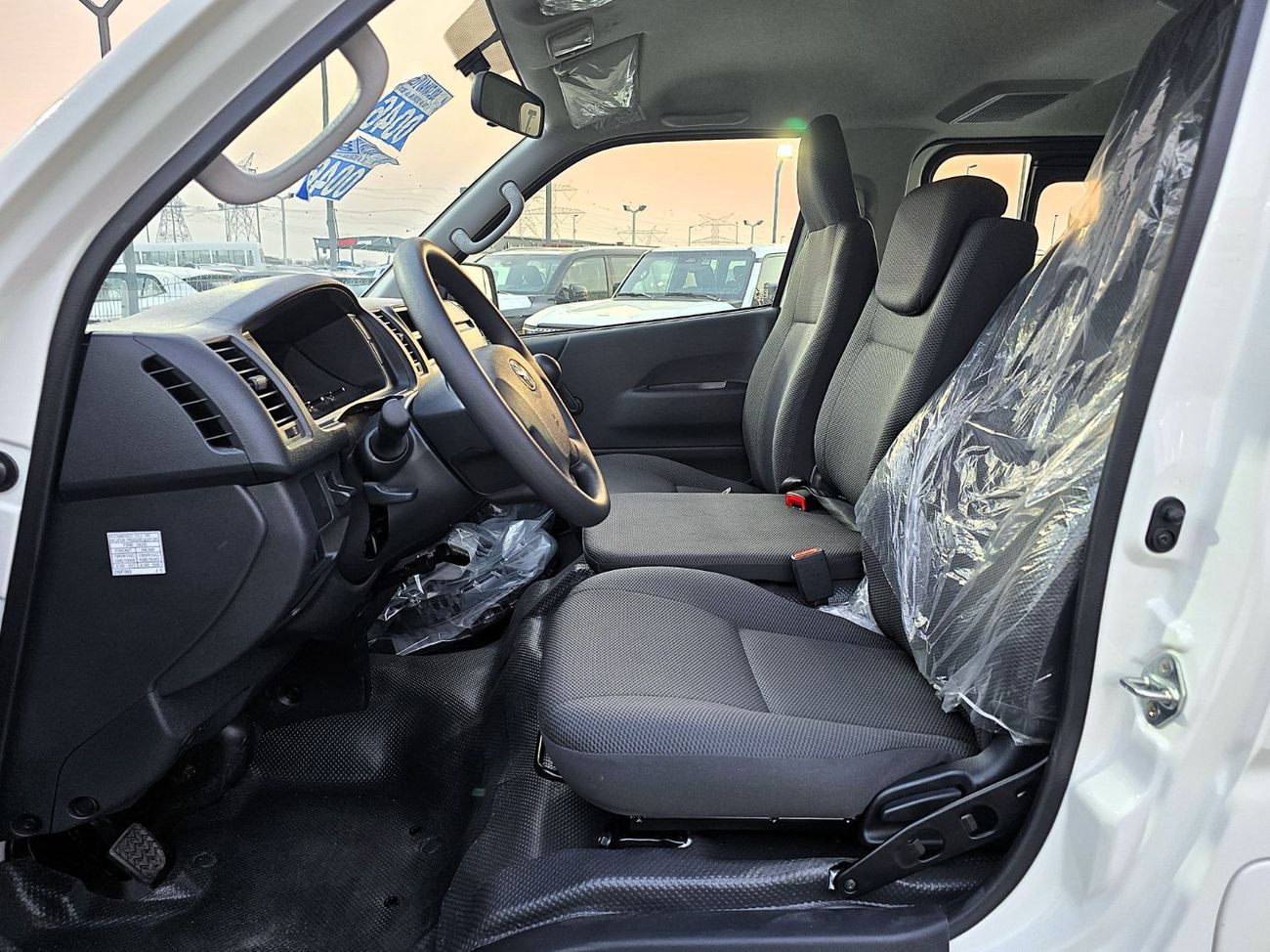 تويوتا هاياس Toyota hiace Cargo std  2.5l diesel M/T 2025 model