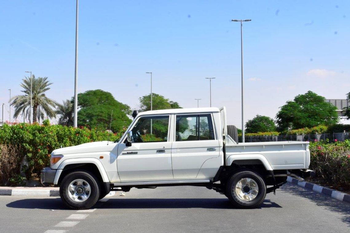 Toyota Land Cruiser Pick Up Double Cab LX Limited V8 4.5L Diesel Manual Transmission