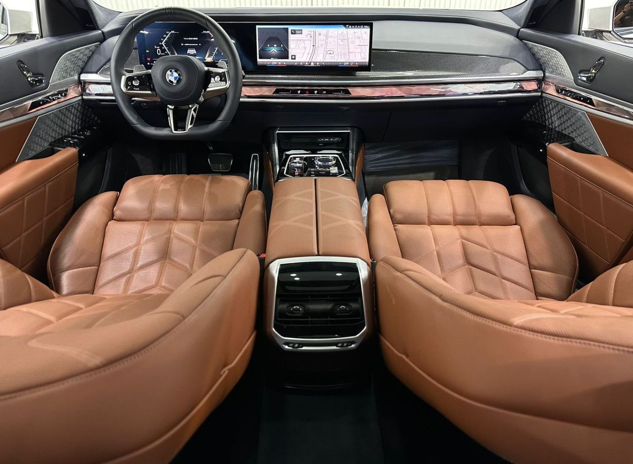 بي أم دبليو 760Li 2023 BMW 760i xDrive M-Sport, 2028 BMW Warranty, 2029 BMW Service Pack, Fully Loaded, Low Kms, GCC