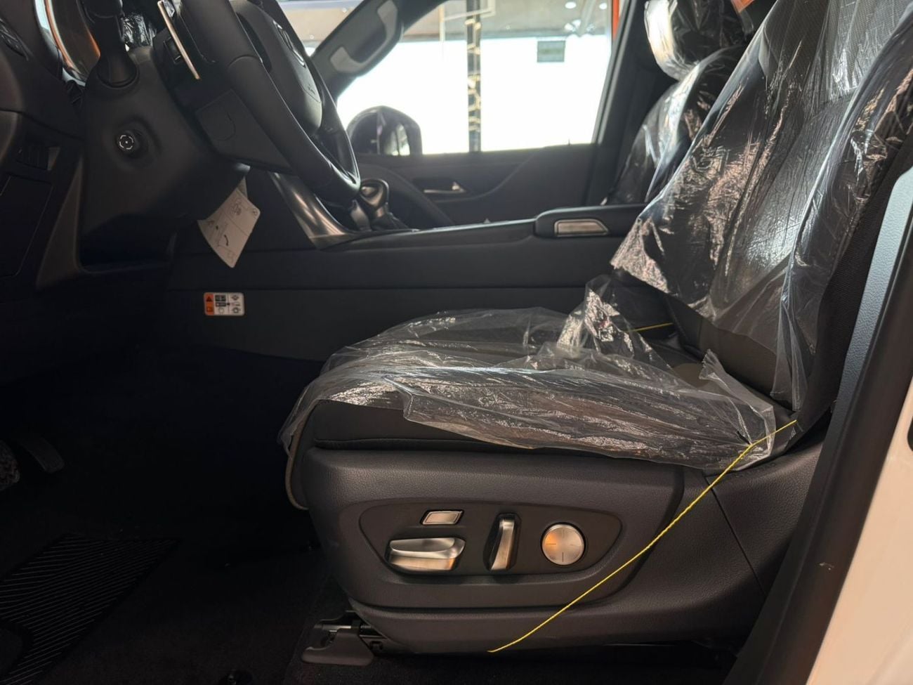 لكزس LX 600 SIGNATURE