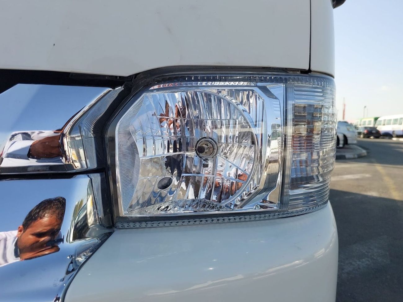 تويوتا هاياس TOYOTA HIACE COMMUTER VAN RHD 2015 MODEL 3.0 L DIESEL AUTOMATIC(PM16486)