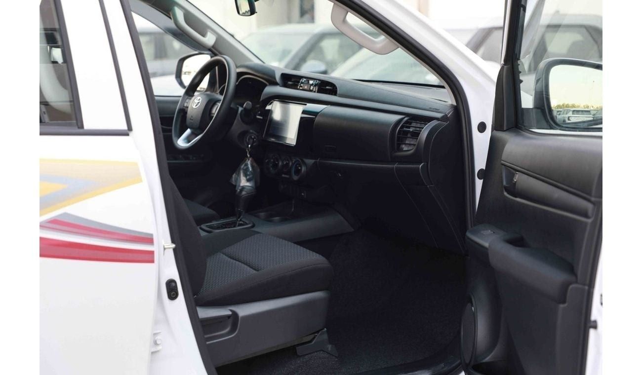 Toyota Hilux 2025 TOYOTA HILUX LOW 2.7 - PLATINUM WHITE PEARL inside BLACK | Export Only