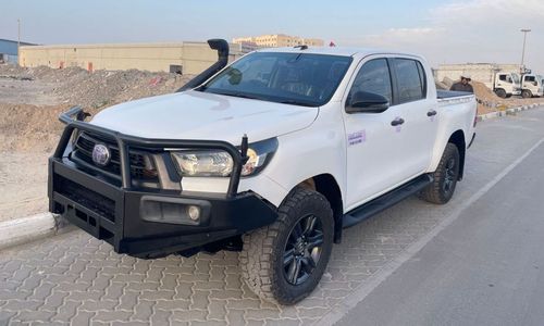 تويوتا هيلوكس diesel 2800 cc ,automatic gear ,right hand drive ,for export only