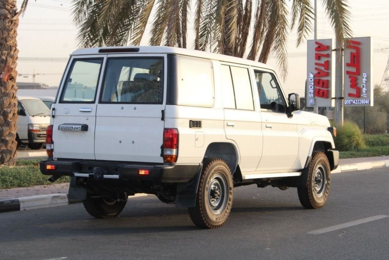 Toyota Land Cruiser 70 TOYOTA LAND CRUISER 76 4.2L L6 DSL 4WD LX STD MANUAL