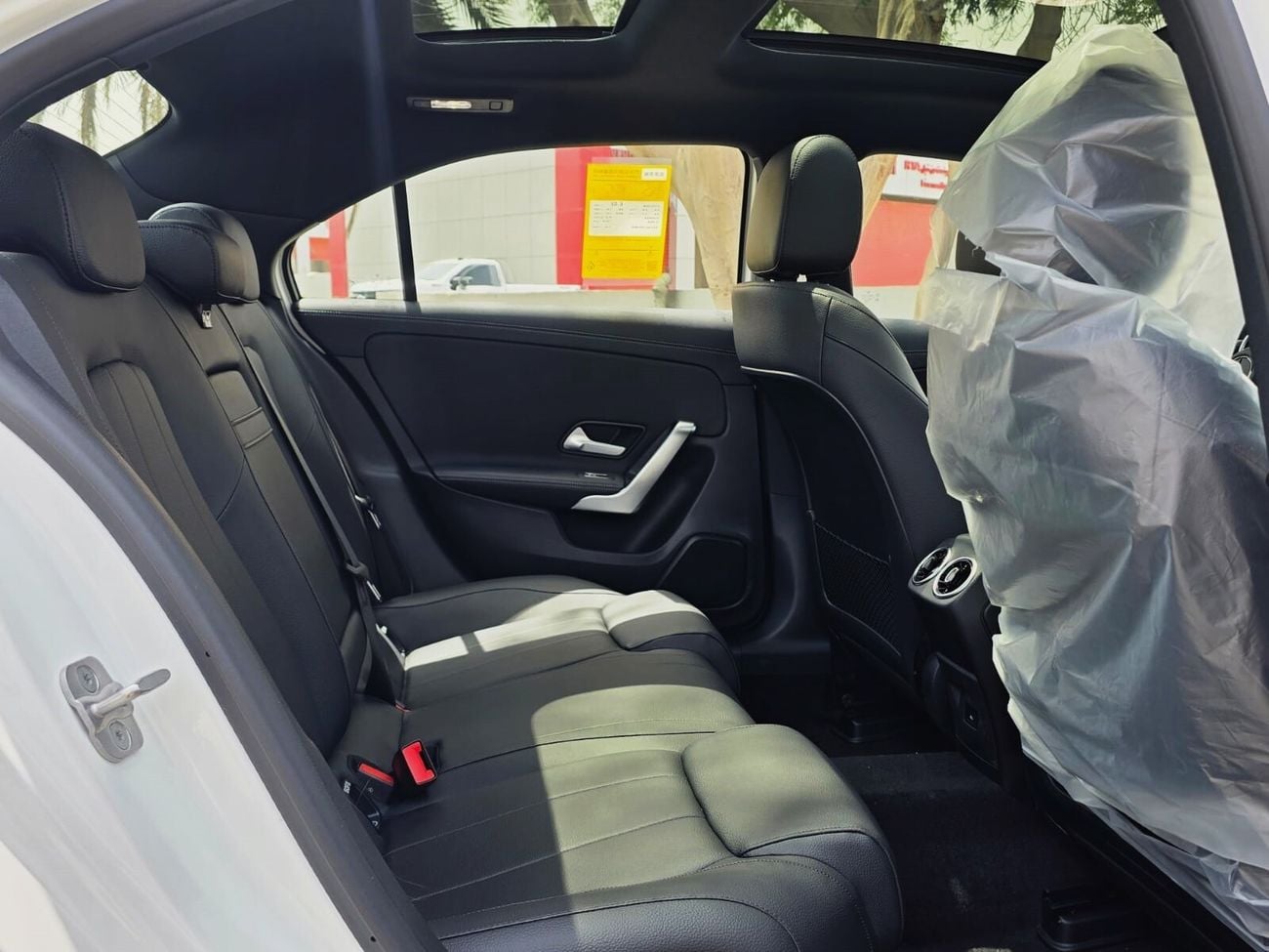 مرسيدس بنز A 180 Sedan 1.4 L