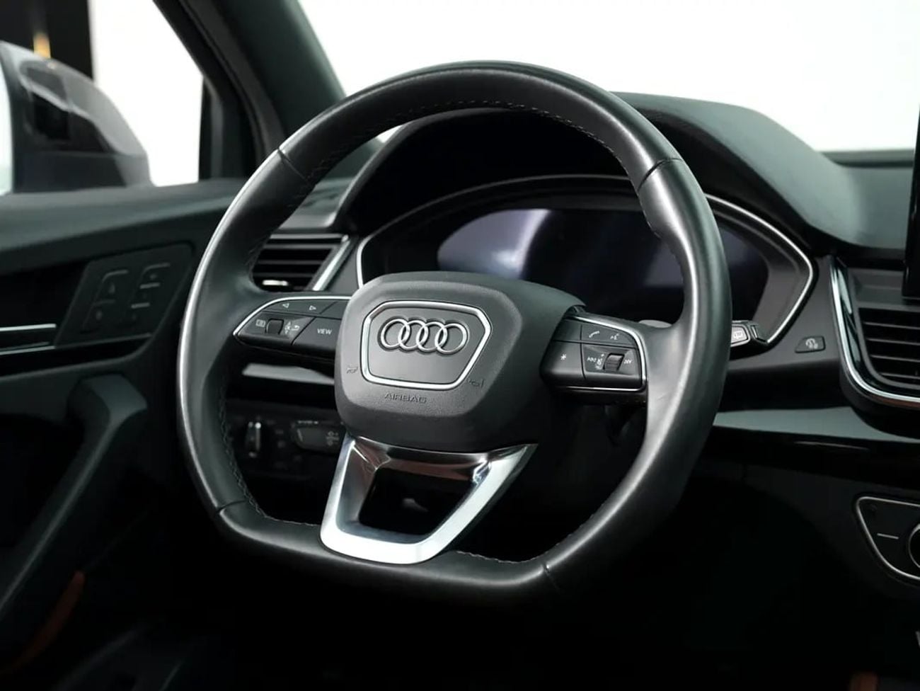 Audi Q5 45 TFSI S-LINE GCC specs LOW MILEAGE S line Quattro