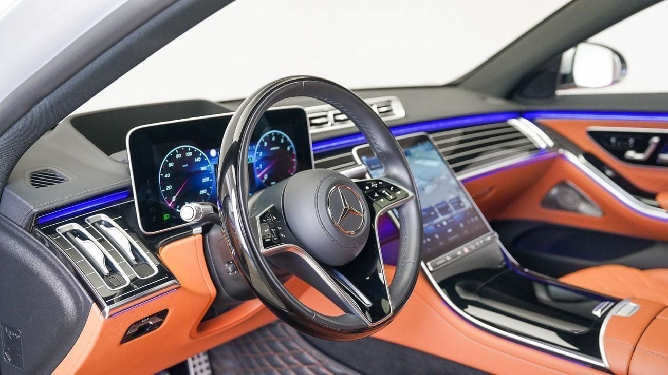 Mercedes-Benz S 500 S 500 AMG Line | AED  6,136 PM | Rear Seat Ent, Warranty 2028, Low KM | GCC