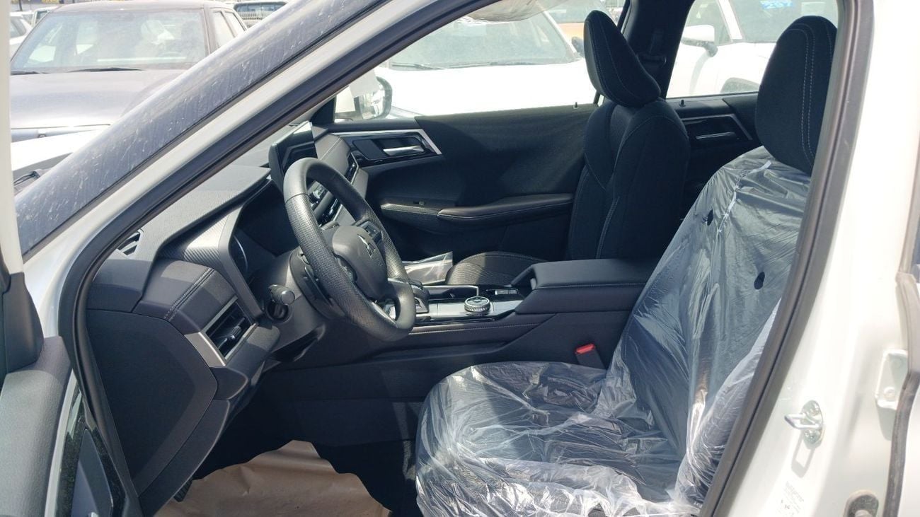 ميتسوبيشي آوتلاندر M Line 2.5L Petrol FWD 2026YM