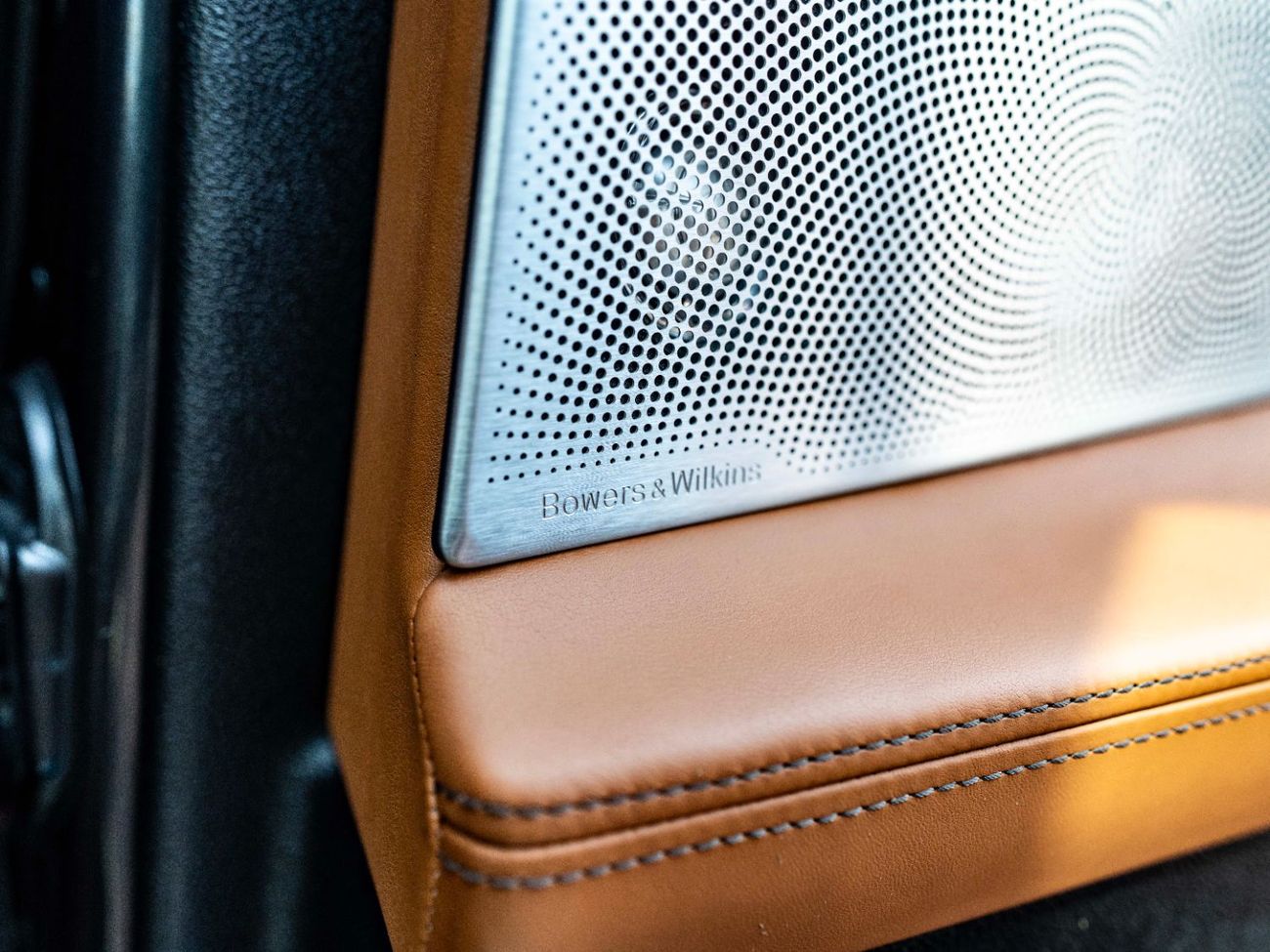 BMW M760Li xDrive 6.6L