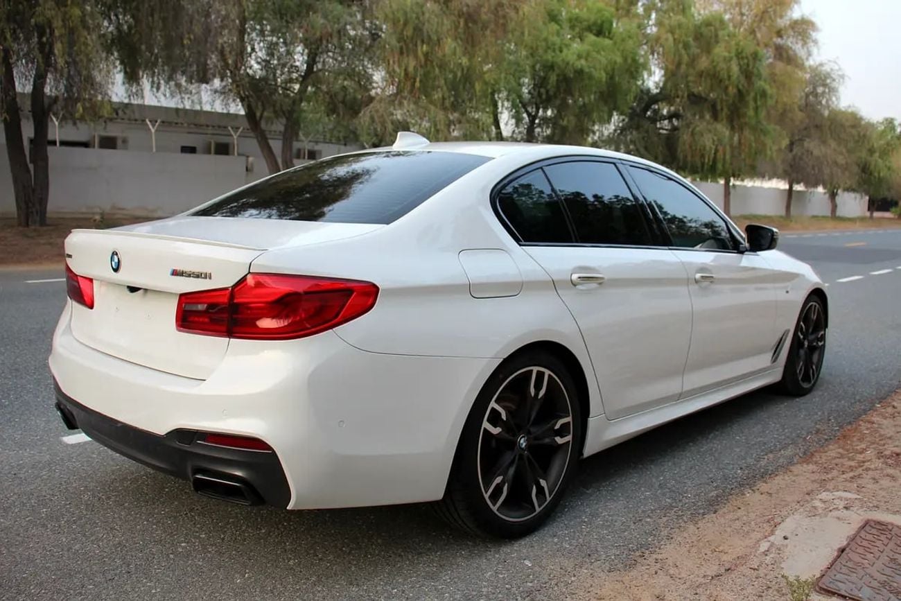 بي أم دبليو 550i M550i xDrive V8 | GCC Specs | Pristine Condition