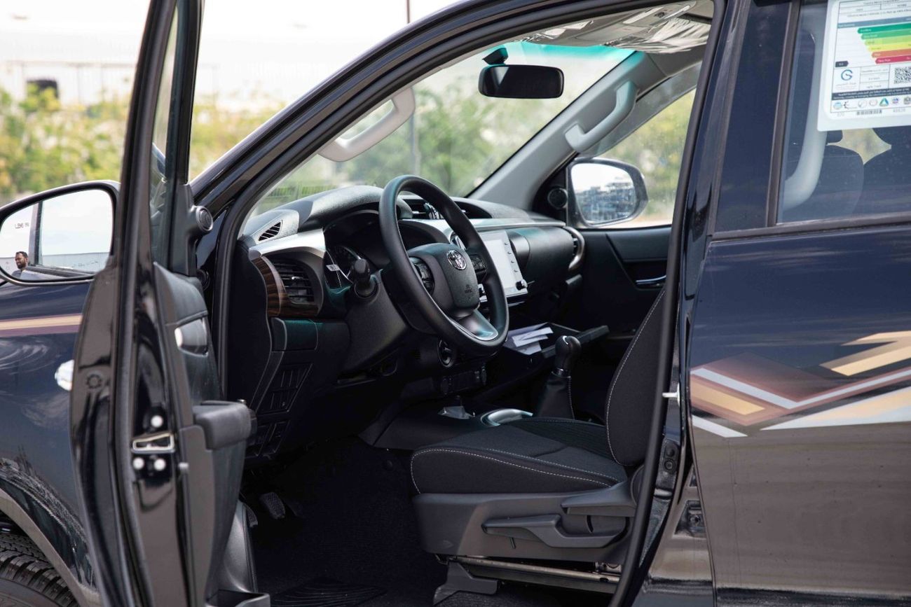 Toyota Hilux 2024 Toyota Hilux 4X4 DC 2.7 HI - Attitude Black inside Black