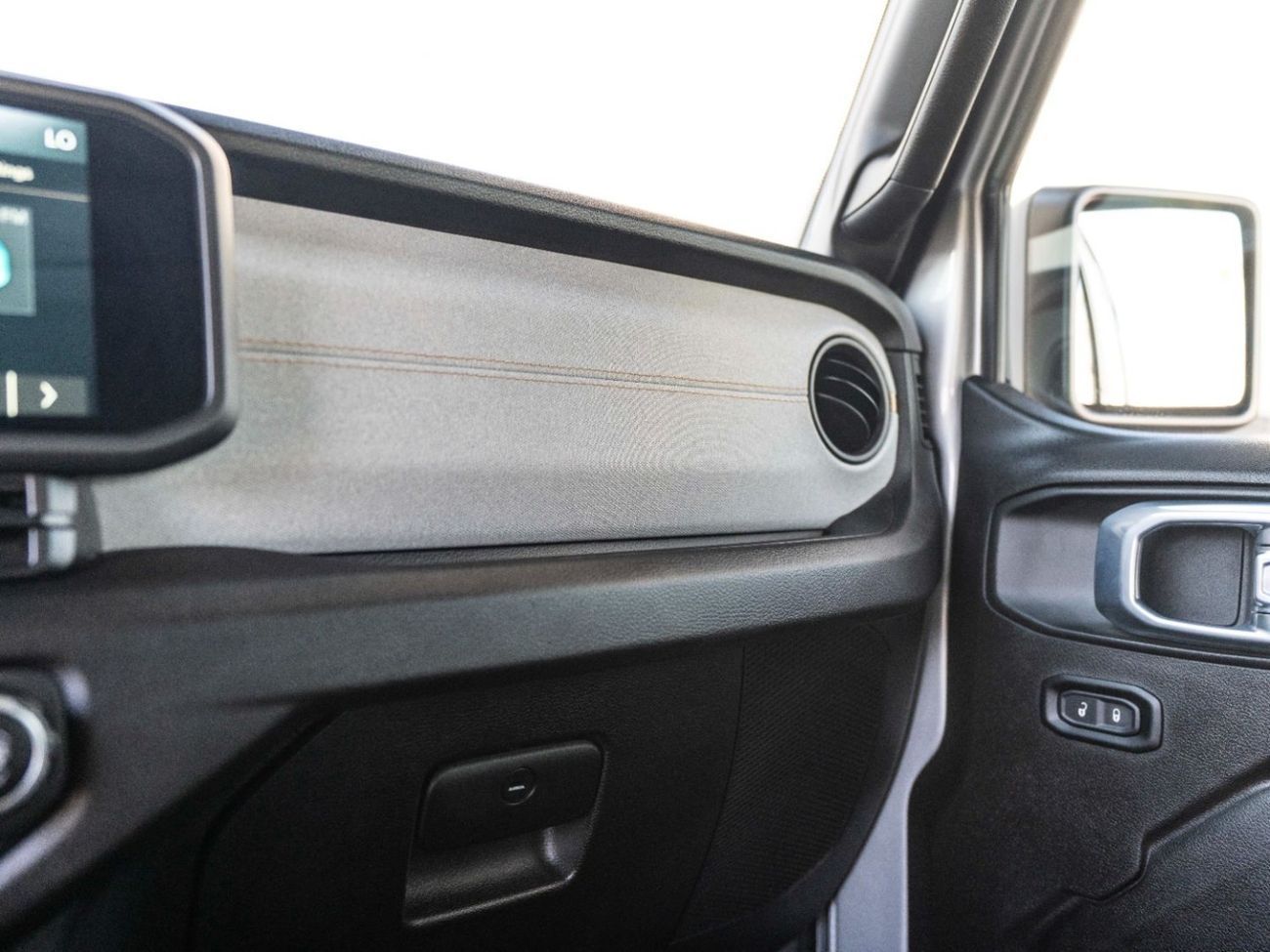 Jeep Wrangler Unlimited Sport S 2.0L A/T