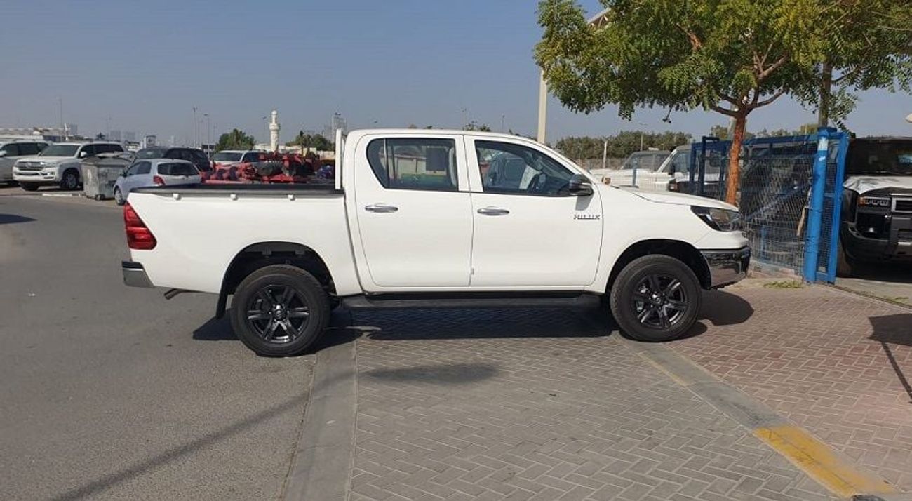 Toyota Hilux 2.4L - 4WD - MT - PW (DIESEL)