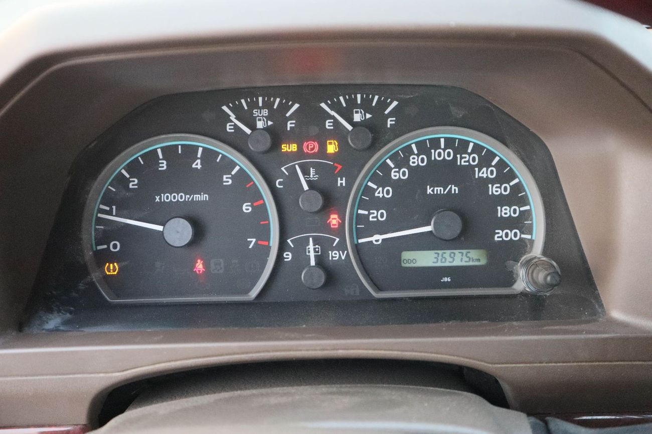 تويوتا لاند كروزر بيك آب Std 4.0L Single Cab Utility 4WD