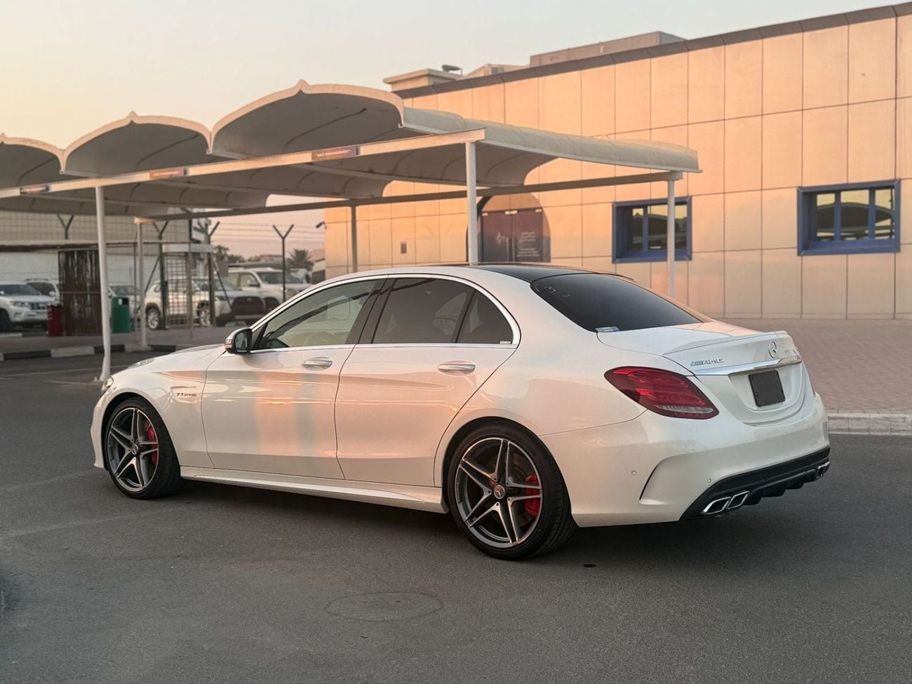 Mercedes-Benz C 63 AMG MERCEDES C 63 AMG WHITE 2017