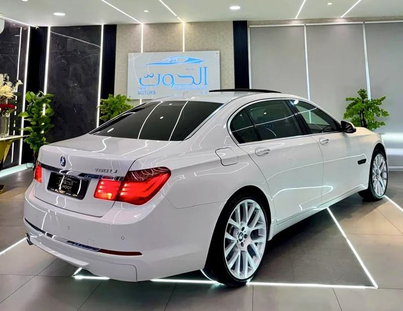 بي أم دبليو 730Li LOVELY WHITE 730Li V6 || FULL OPTION || GCC || ACCIDENTS FREE || CONDITION