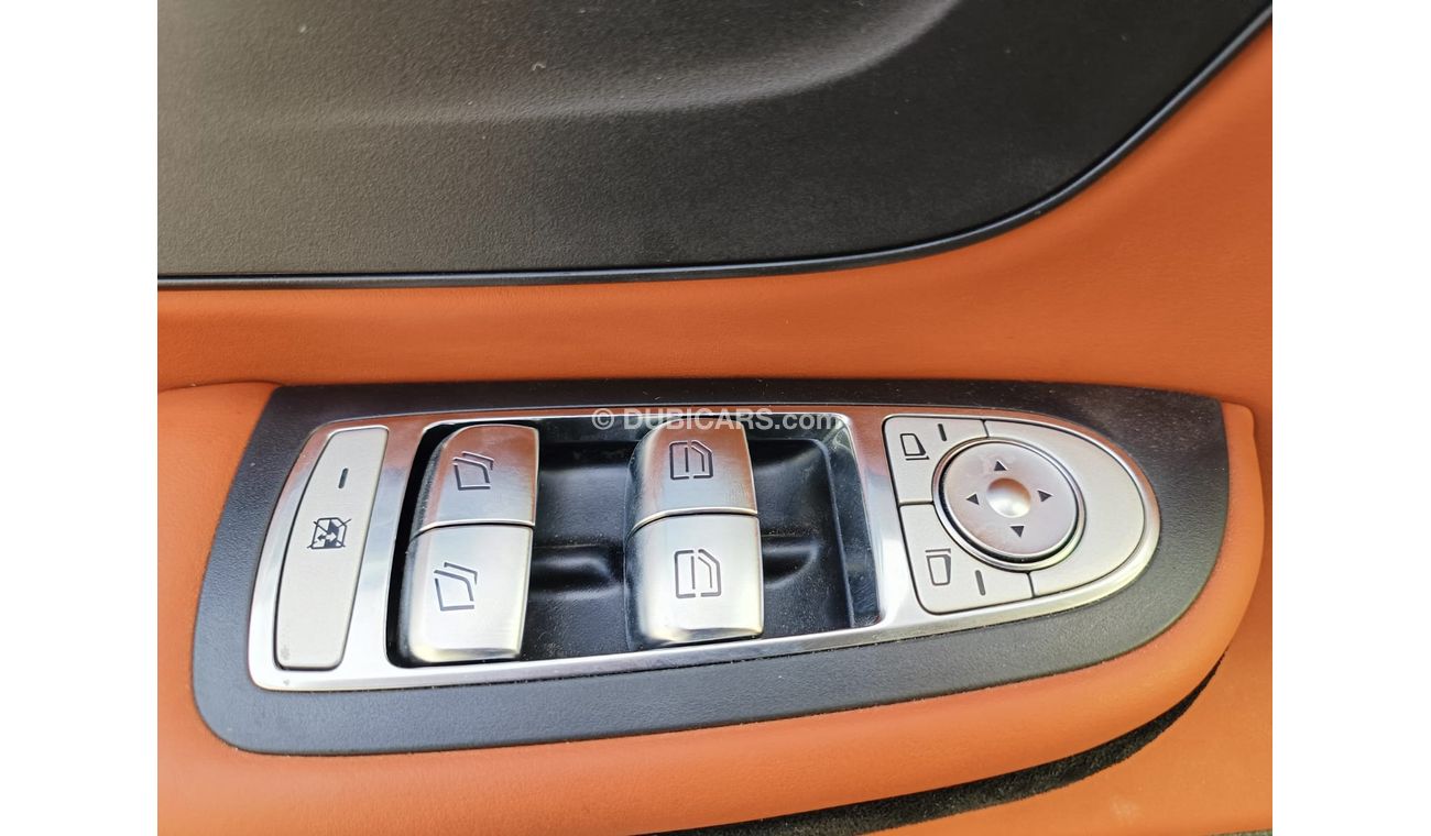 Mercedes-Benz V 250 V4, 2.0L Petrol,  VIP, Platinum, Front & Rear DVD's With Leather Seats, and Much More (CODE #VITO)