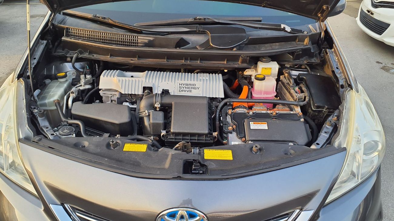 Toyota Prius+ Toyota Prius 2014 – Hybrid Efficiency | Grey