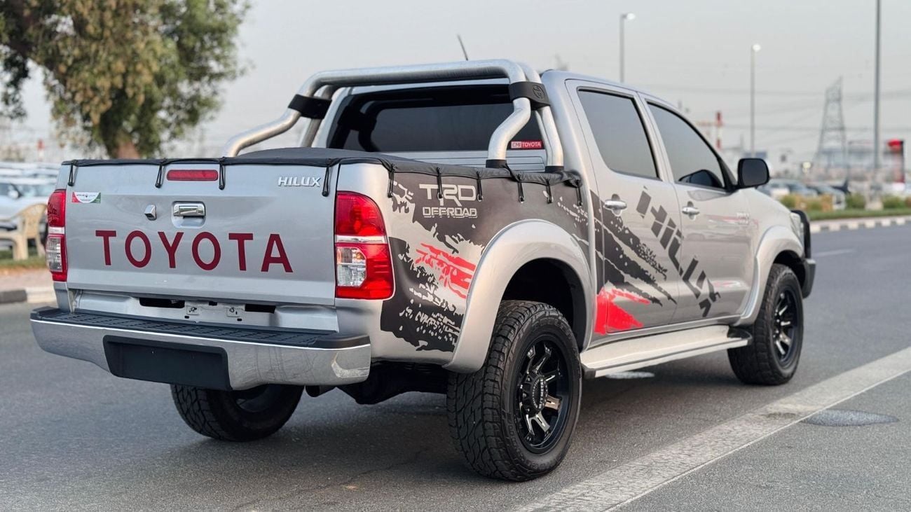 Toyota Hilux DOUBLE CABIN | 3.0L DIESEL | BULL BAR + ROLL BAR | RHD | AUTOMATIC  TRANSMISSION | 2015