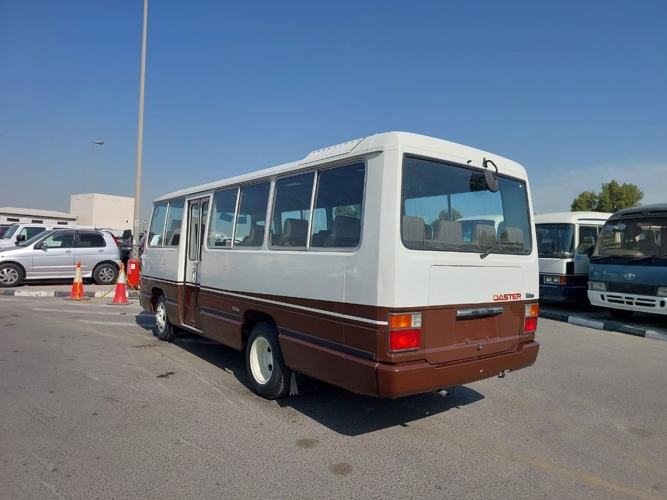 Toyota Coaster TOYOTA COASTER BUS RHD 1988 MODEL 3.4L DIESEL MANUAL(PM10133)