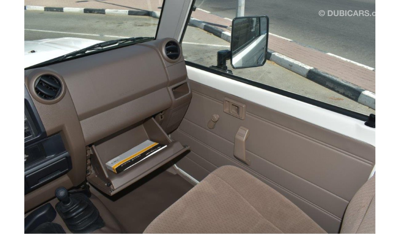 Toyota Land Cruiser 70 78 LONG WHEEL BASE  V8 4.5L TURBO DIESEL 4WD 9 SEAT MT