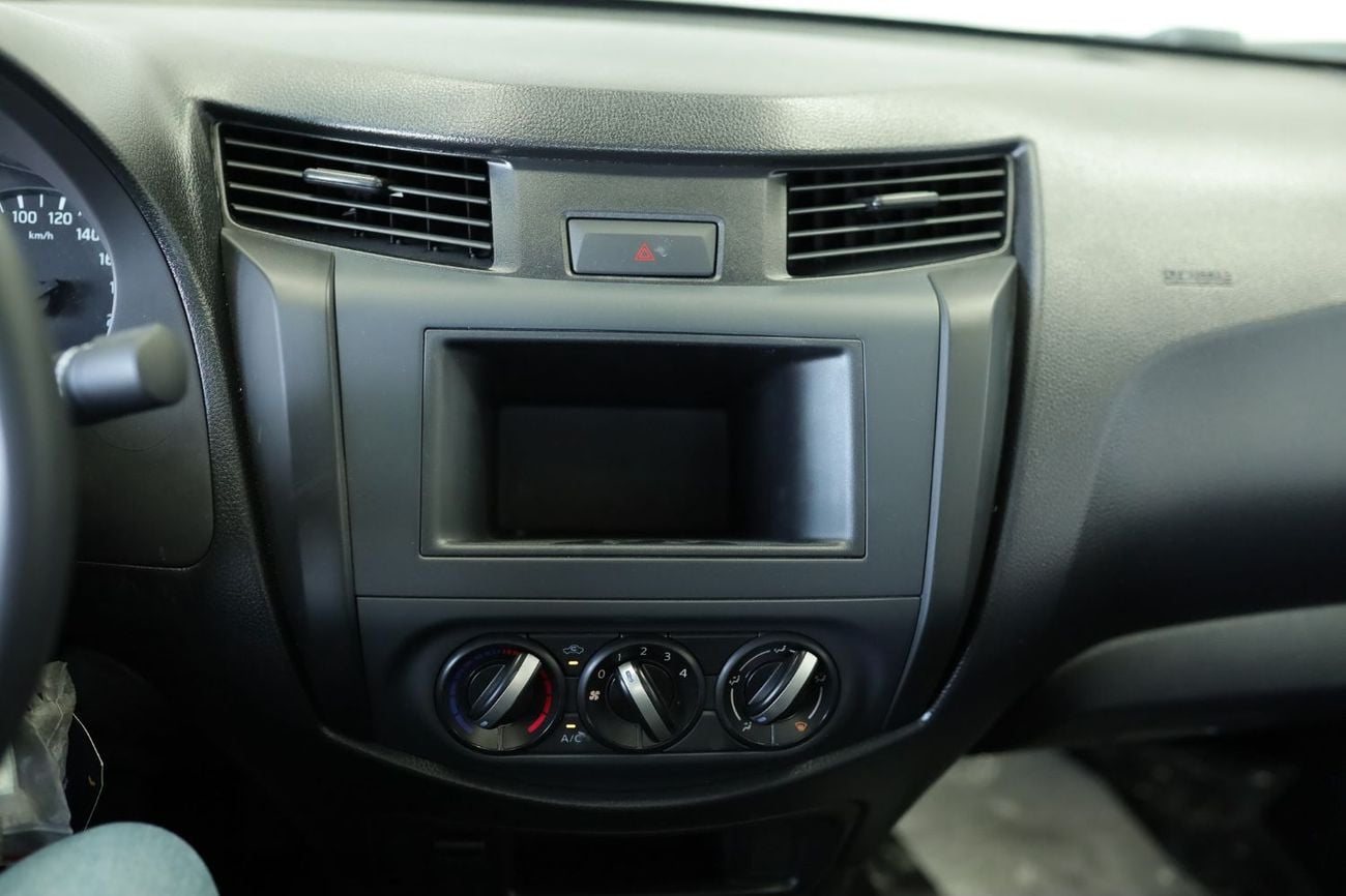 نيسان نافارا 2.5L Petrol | XE Manual Transmission | Single Cabin (Only For Export)