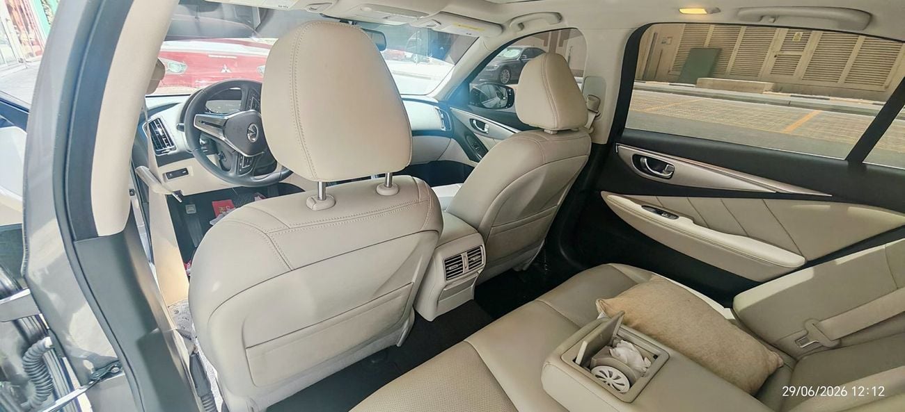 Infiniti Q50 Luxe