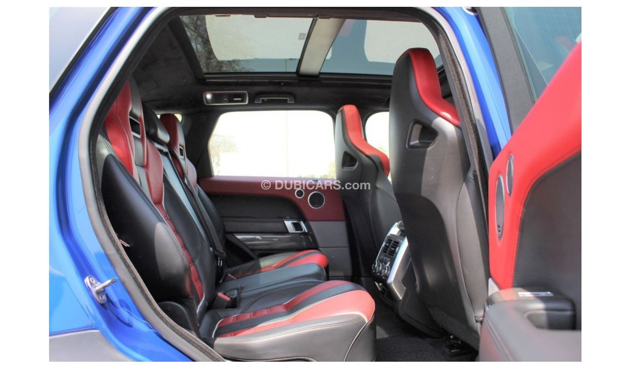 Land Rover Range Rover Sport PEPSI COLOR GCC MINT IN CONDITION