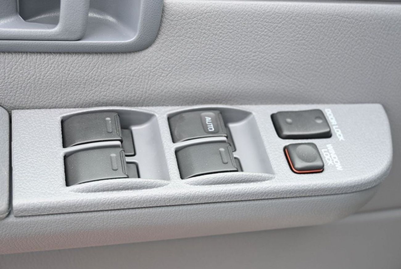 تويوتا لاند كروزر بيك آب تويوتا لاندكروزر 4.2 لتر ديزل، دبل كابين بيك اب 4WD 4 ابواب، لون ابيض، موديل 2022