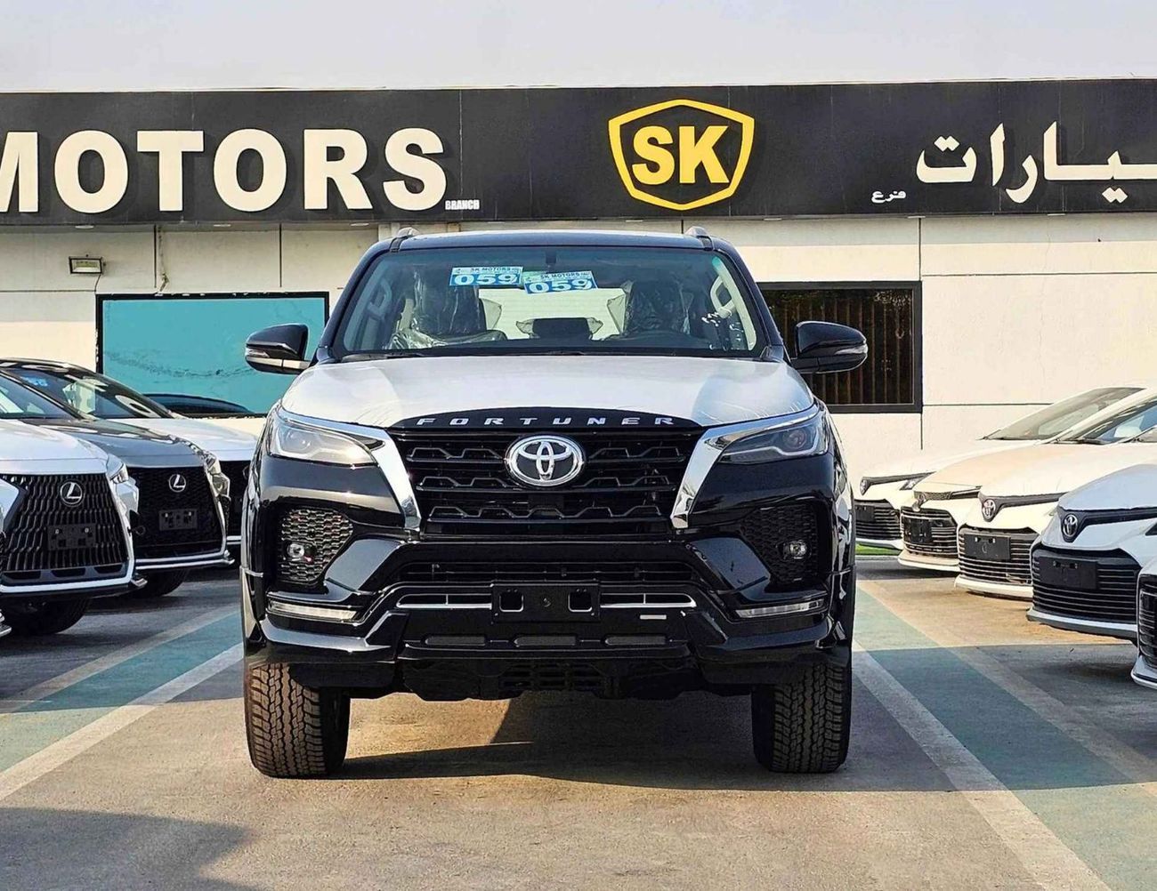 تويوتا فورتونر SR5 ADVENTURE / 4.0L V6 PETROL / FRONT PWR SEATS / PUSH START / DIFF LOCK AUTO A/C (CODE # F6HA)