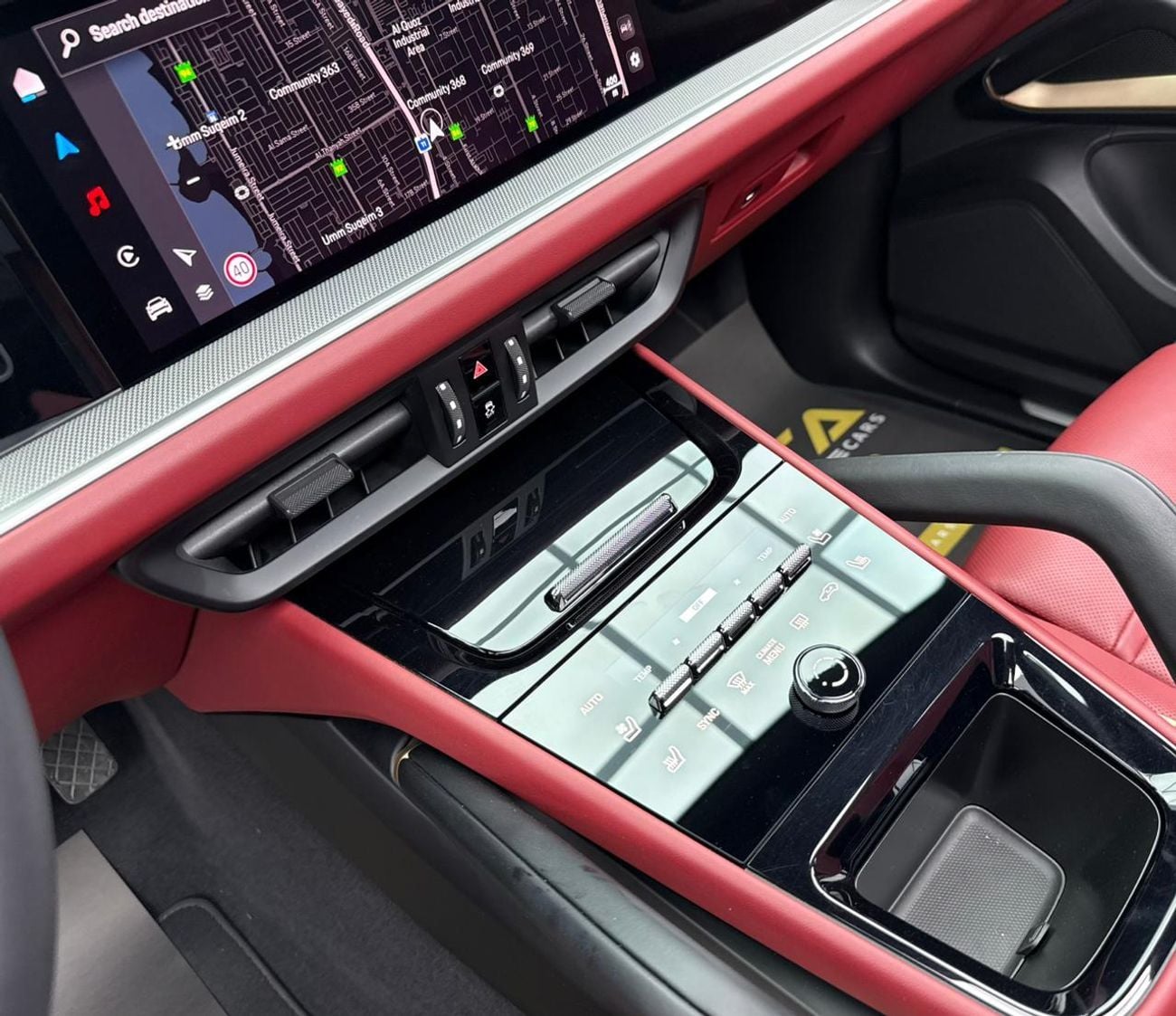 Porsche Cayenne Base 2025 Porsche Cayenne, 2027 Porsche Warranty, Full Porsche Service History, Very Low Km, GCC