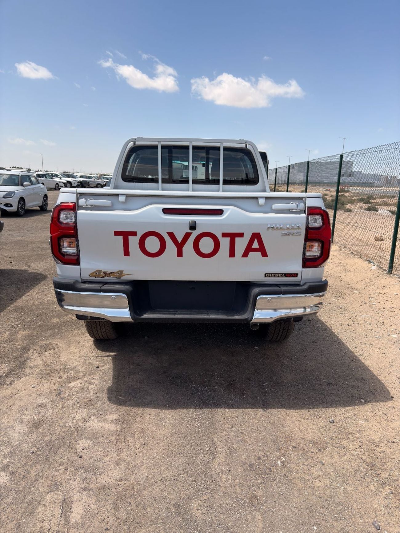 تويوتا هيلوكس Toyota Hilux 2.4L - SR5 4x4 Automatic Diesel - Full Option