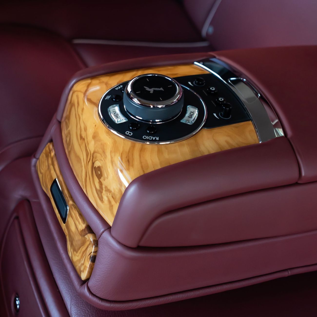 رولز رويس جوست 2015 ROLLS ROYCE GHOST GCC DONE ONLY 48,000KM