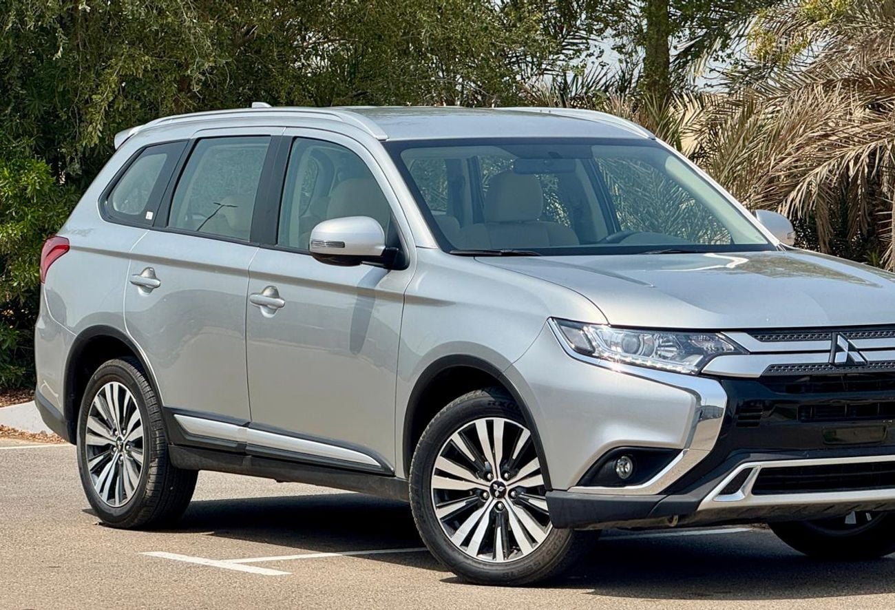 Mitsubishi Outlander GLX 865-Monthly l GCC l 4wd, Cruise, Camera l Accident Free