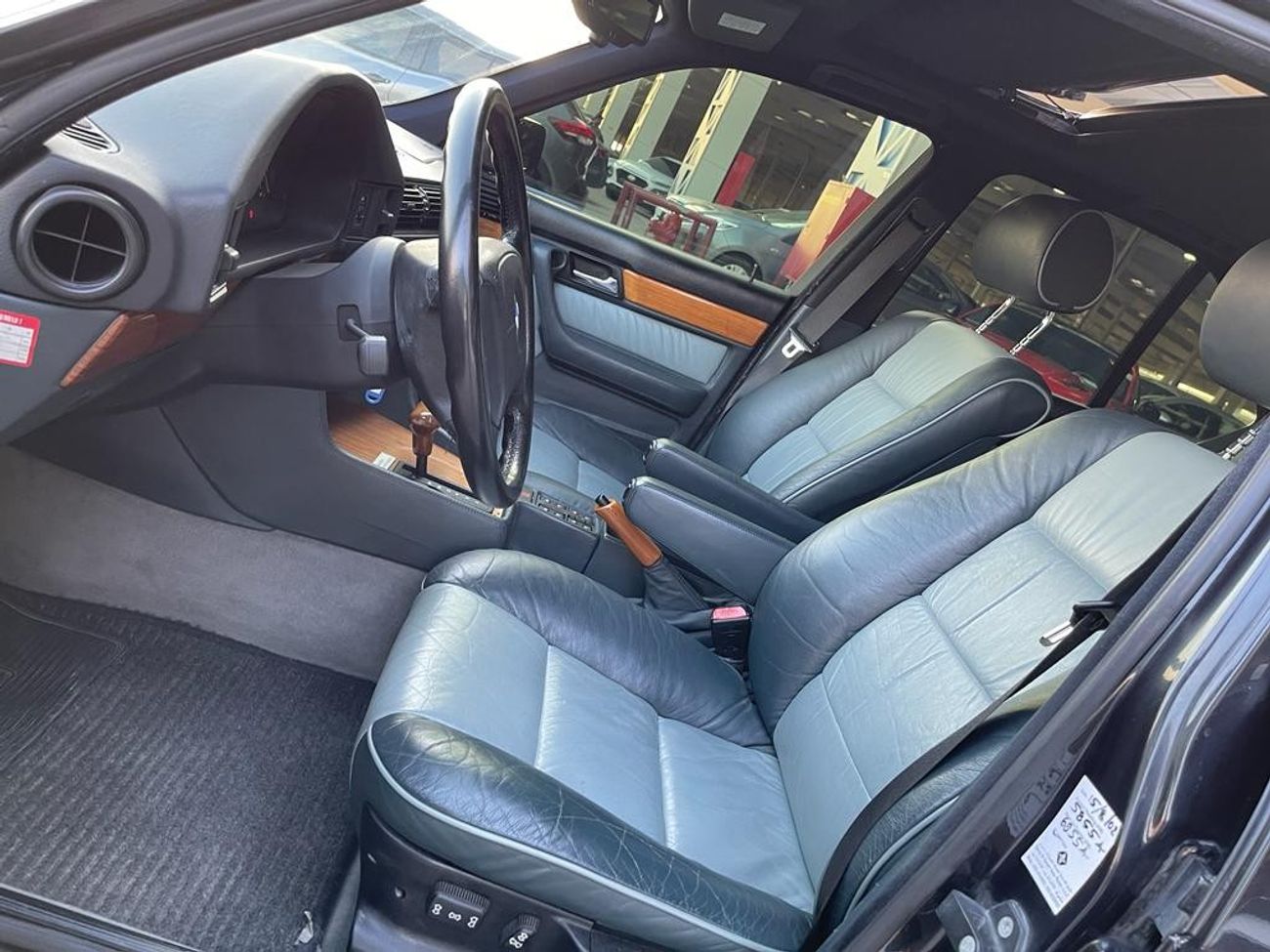 BMW 525 BMW 525i موديل 1995 ماشي 64000 كم  وارد اليايان  مواصفات خاصة اندفيجوال فول اوبشن كامل ( فتحة _ جلد