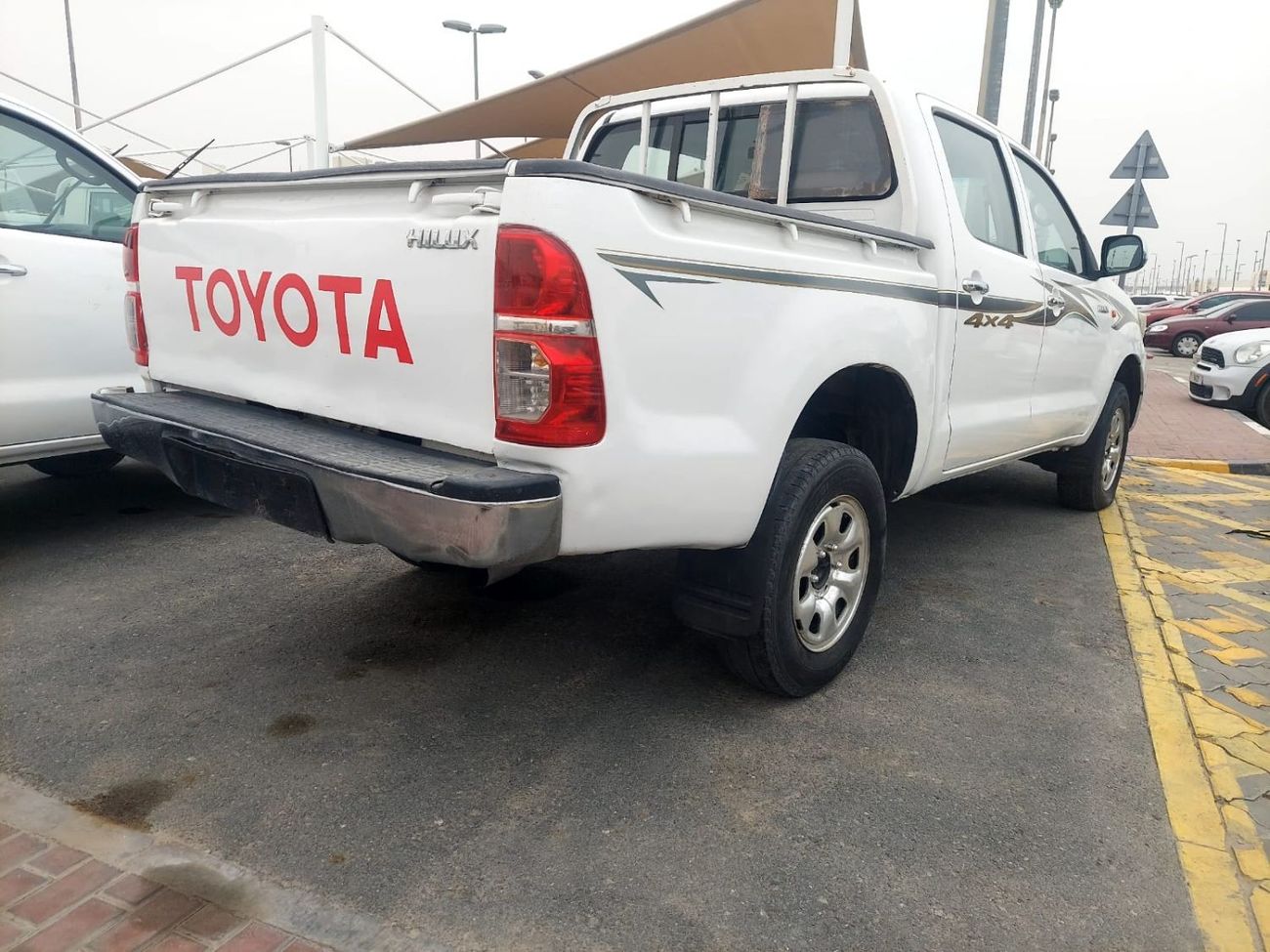 Toyota Hilux DC 4WD 2.4L DIESEL MANUAL TRANSMISSION