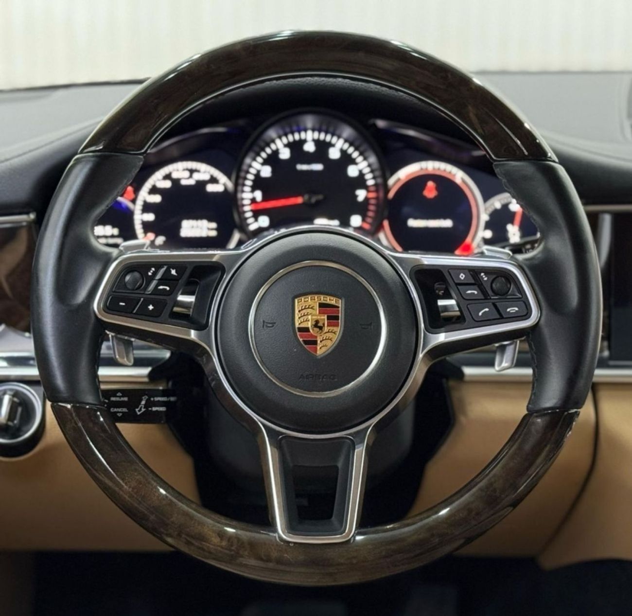 Porsche Panamera Std 3.0L (330 HP) 2018 Porsche Panamera, Warranty, Full Porsche Service History, Excellent Conditi