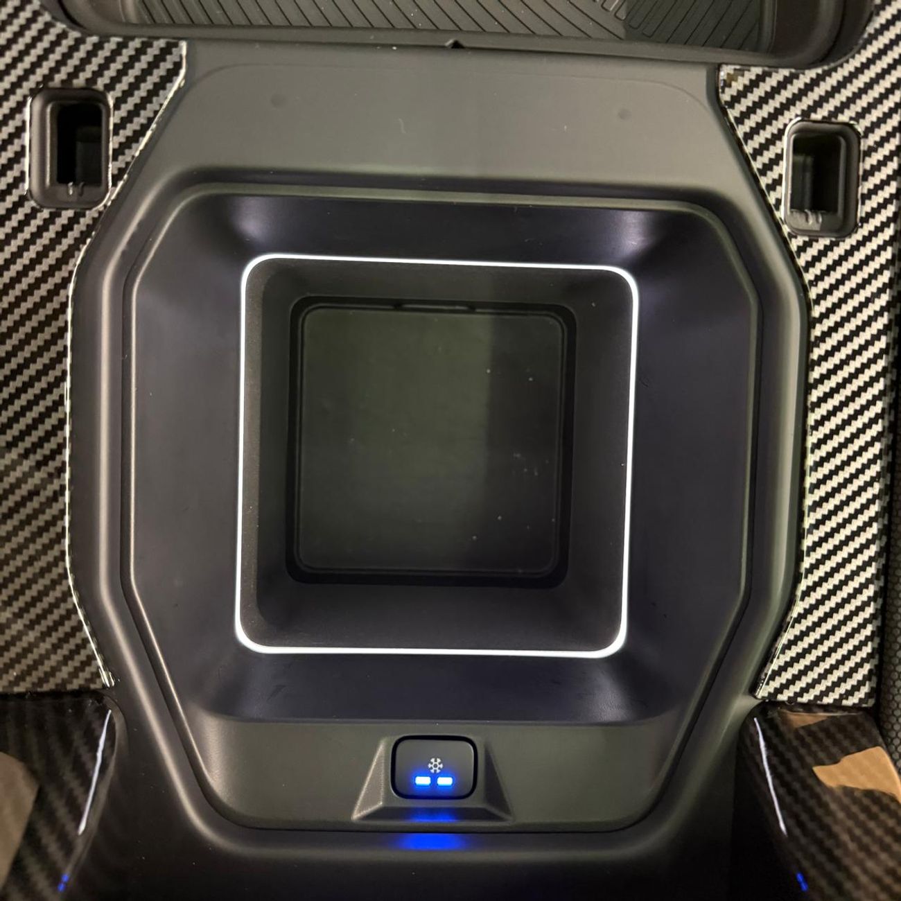 لاند روفر ديفندر 90 X P525 V8 | 5.0L Supercharged | European Specs | 3 Years Warranty & Service | Carpathian Grey