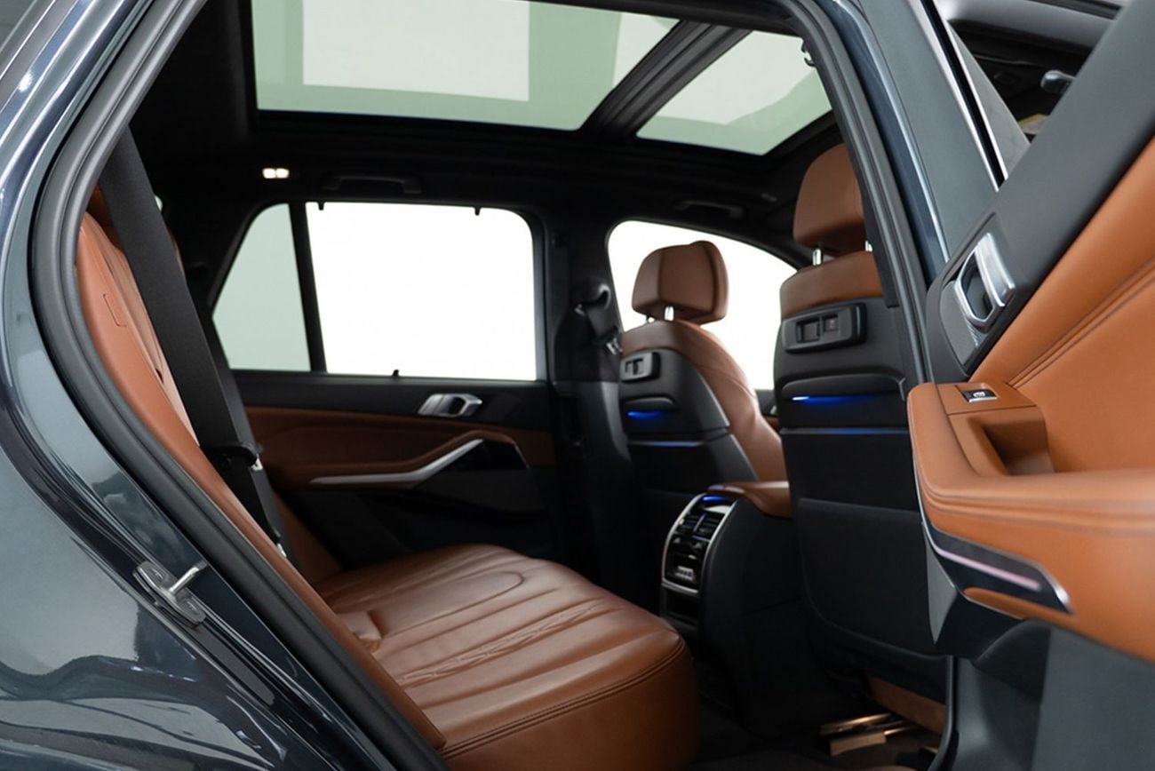 BMW X5 M50i 4.4L