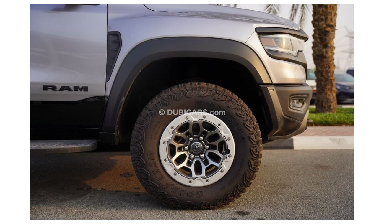 RAM 1500 TRX 2023 RAM 1500 TRX SILVER BEAD LOCK CARBON FIBER 4X4 6.2L V8 GCC 0 Km