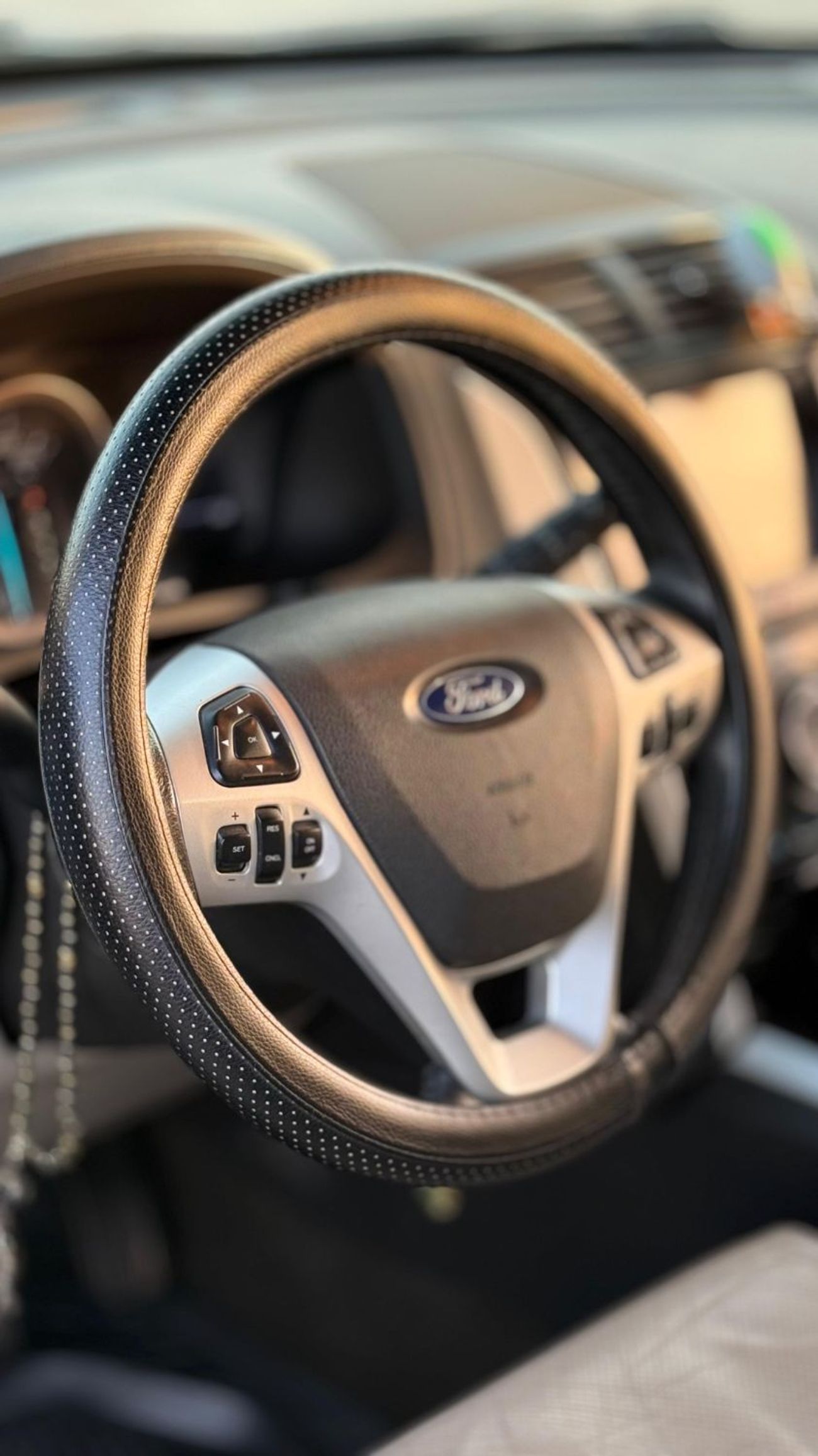 Ford Explorer Sport Trac فورد اكسبلورر LIMITED موديل : 2013 المطلوب 20,000 درهم  مواصفات خليجيه  ، 6 سلندر ، 7 مقاعد ، شاشة  