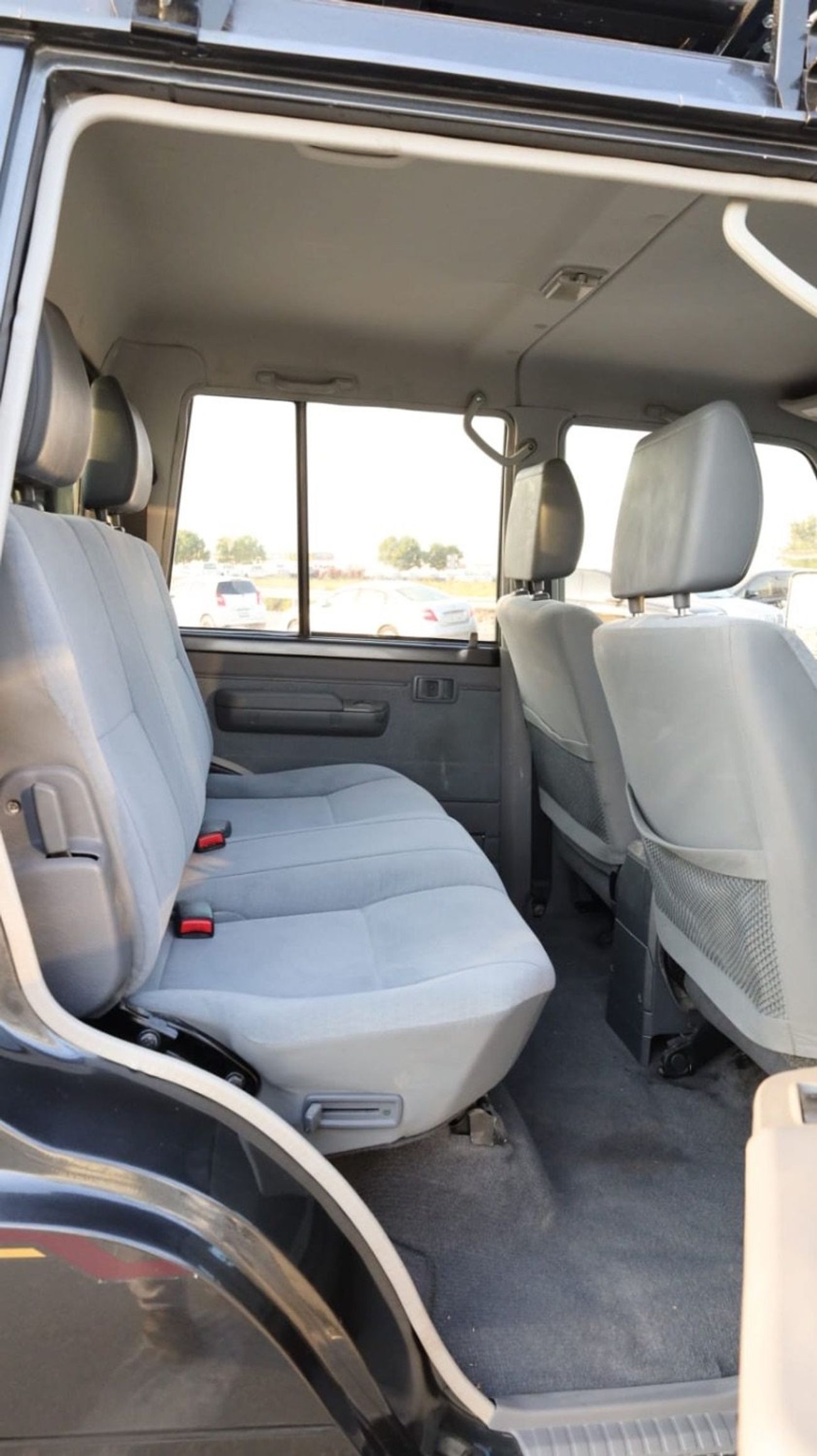 تويوتا لاند كروزر بيك آب